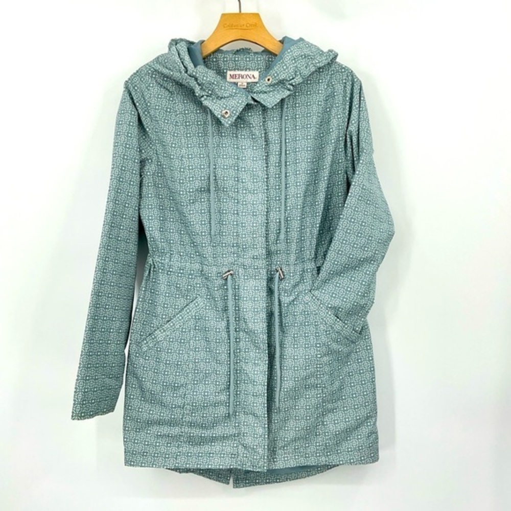 Merona Windbreaker, Water Resistant Lightweight Blue, Whitee Jacket Size S P2‎
